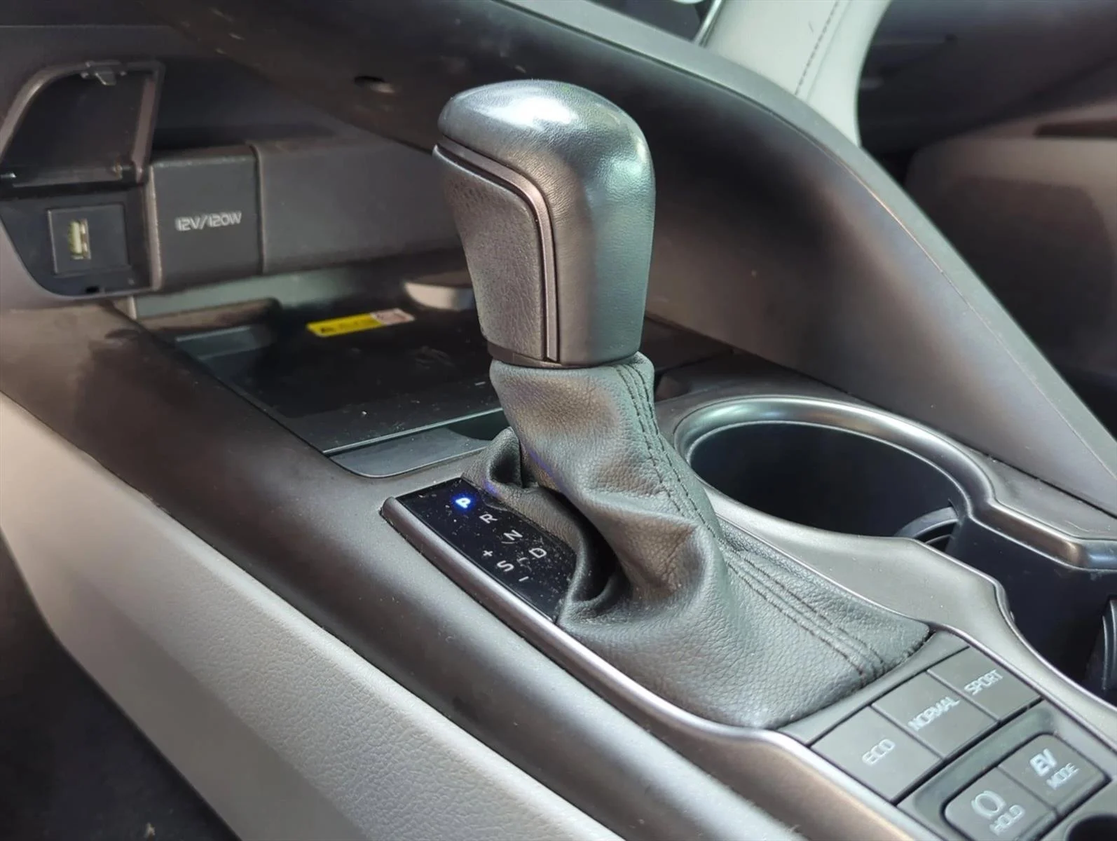 Used 2022 Predawn Gray Mica Toyota Hybrid SE image 20