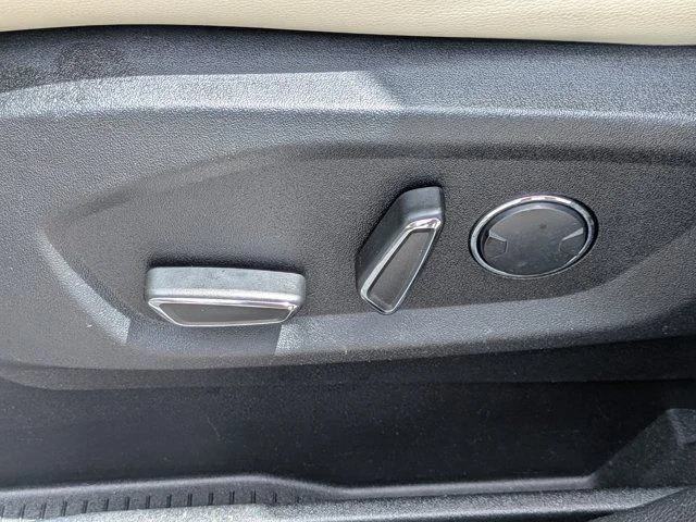 Used 2016 Blue Metallic Ford Titanium image 19