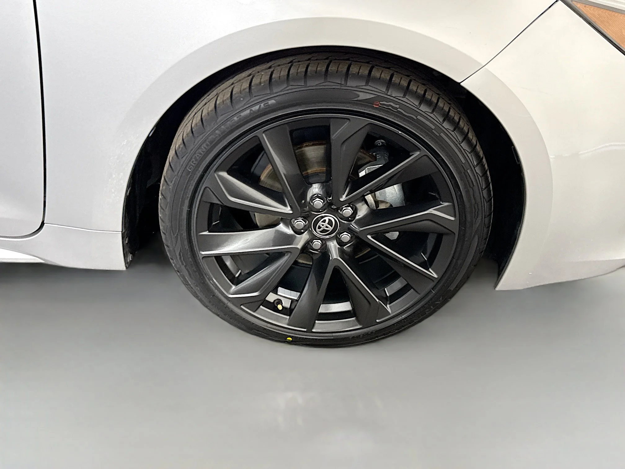 Used 2023 Classic Silver Metallic Toyota XSE image 28