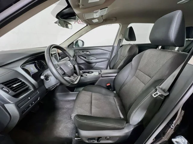 2025 Nissan Rogue SV - Photo 9