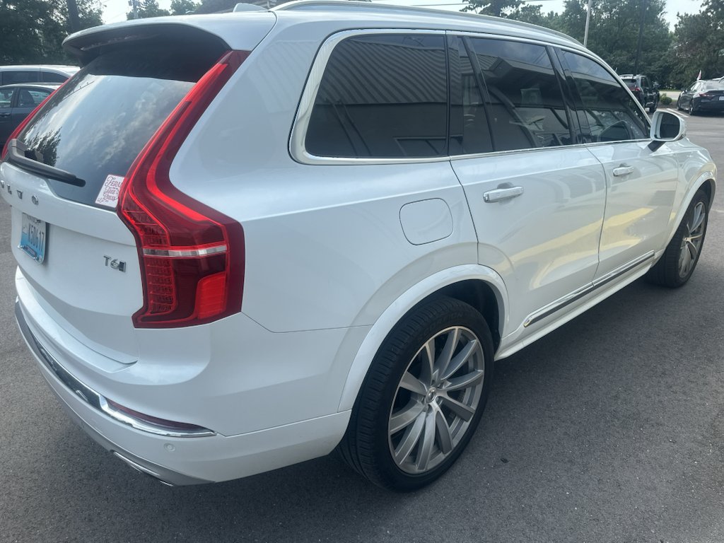 Used 2021 Crystal White Metallic Volvo Inscription image 4