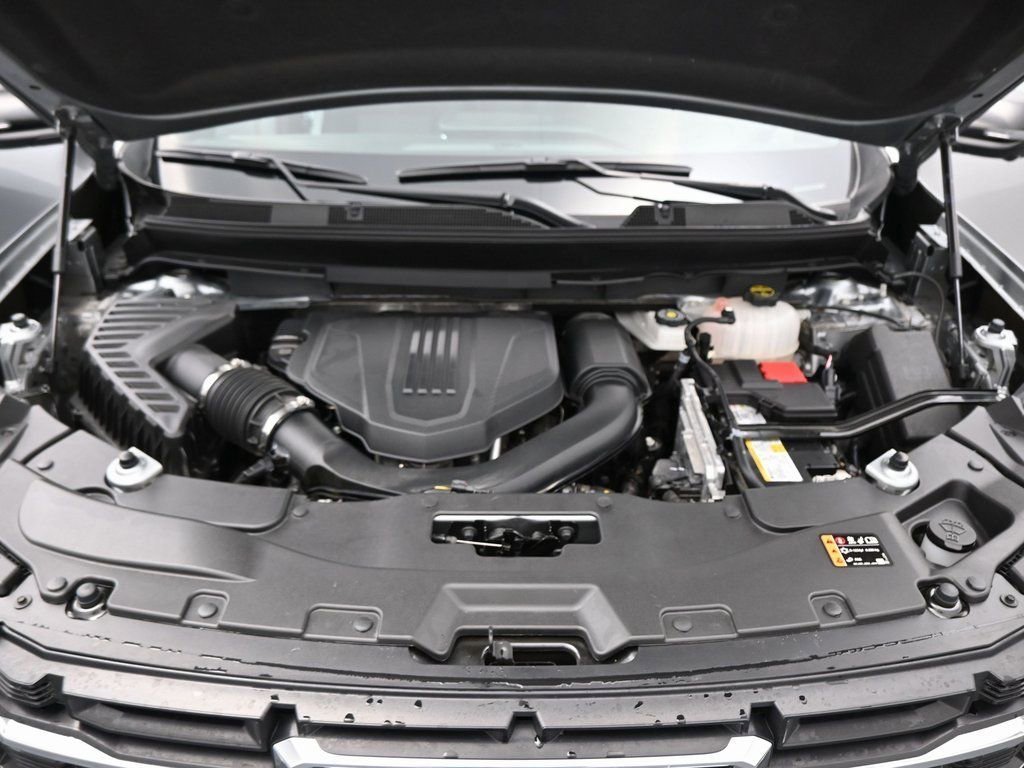 Used 2025 Sterling Metallic GMC Elevation image 24