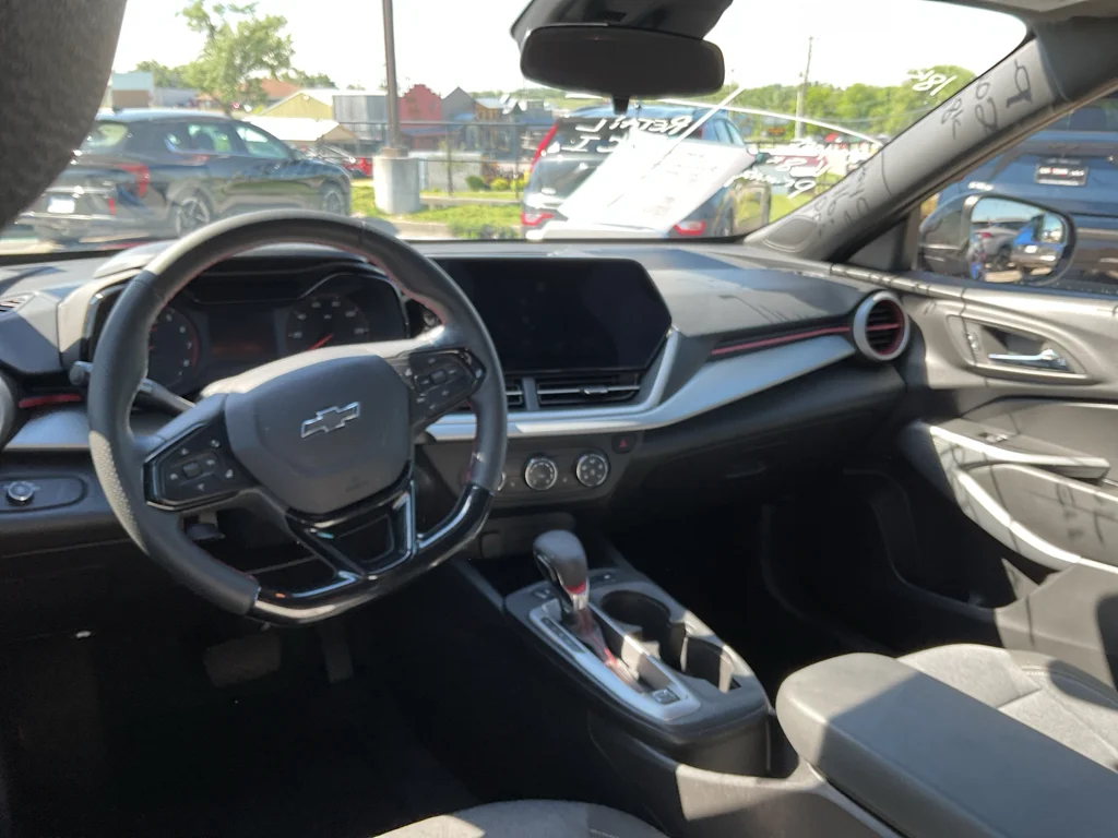 Used 2024 Cayenne Orange Metallic Chevrolet 1RS image 19