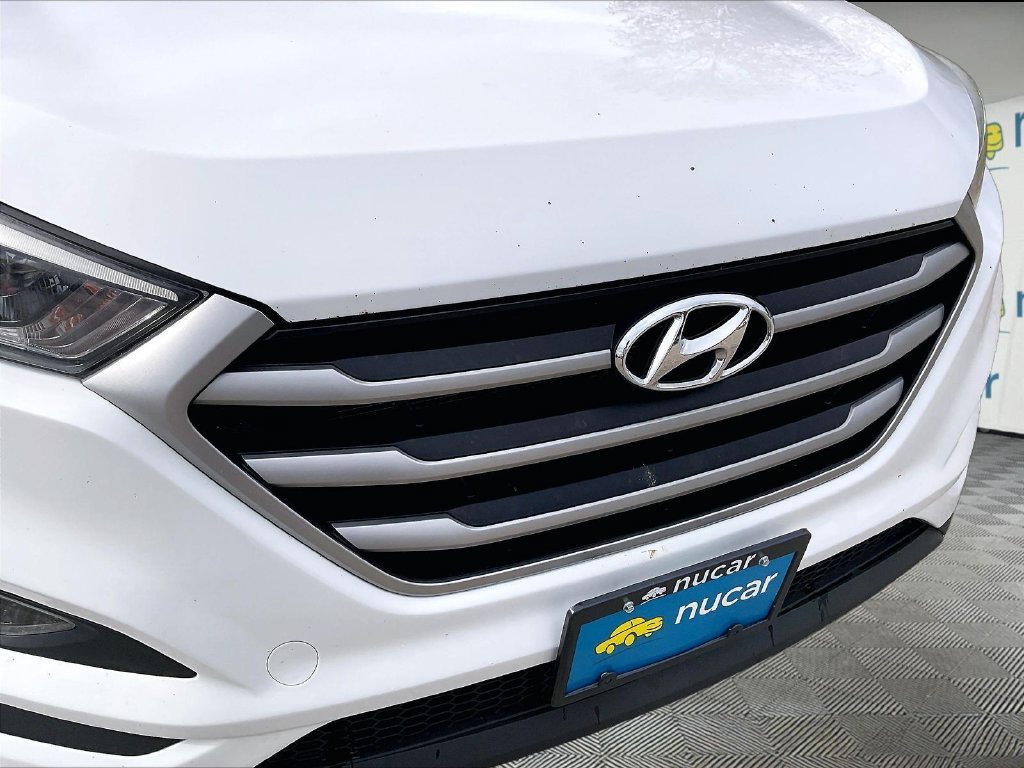Used 2018 Dazzling White Hyundai SEL image 27