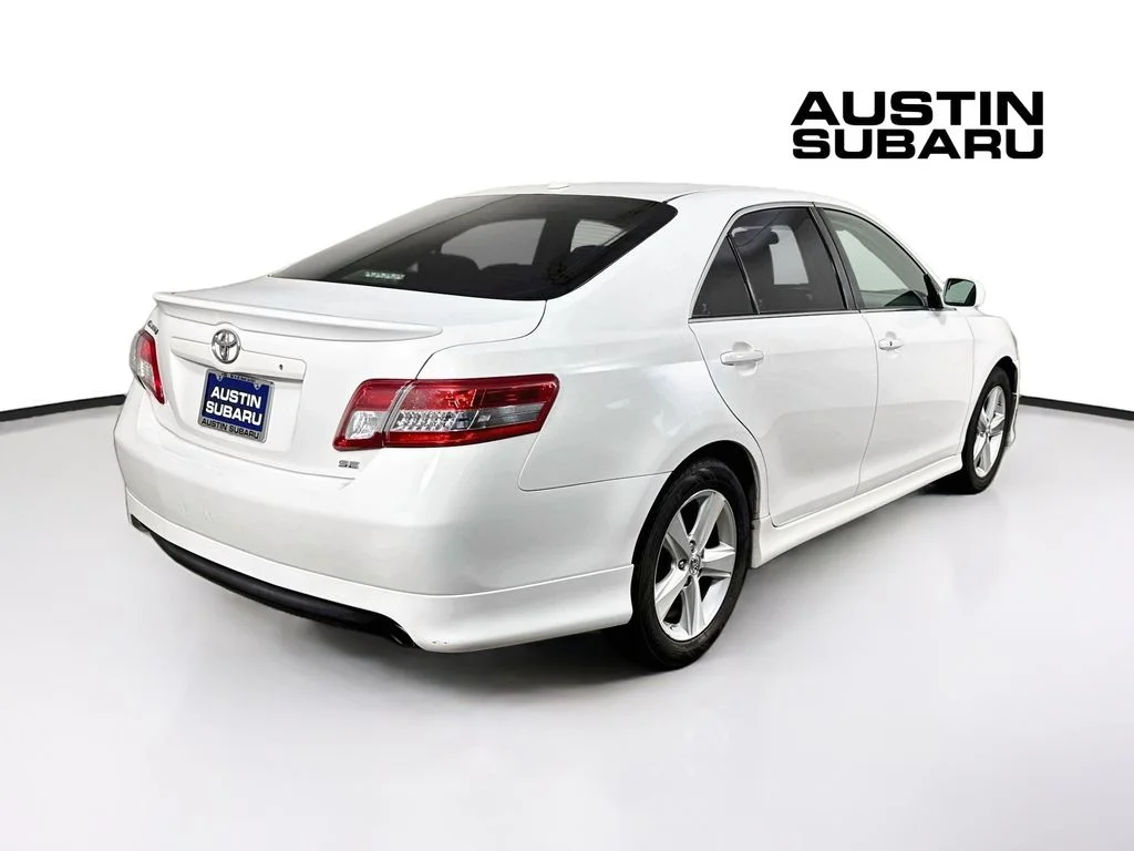 Used 2010 White Toyota LE image 7