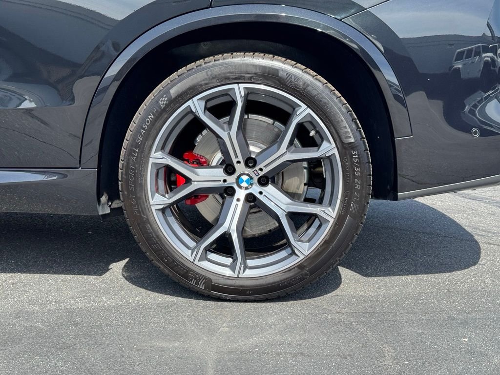 Used 2026 Black BMW M60i image 16