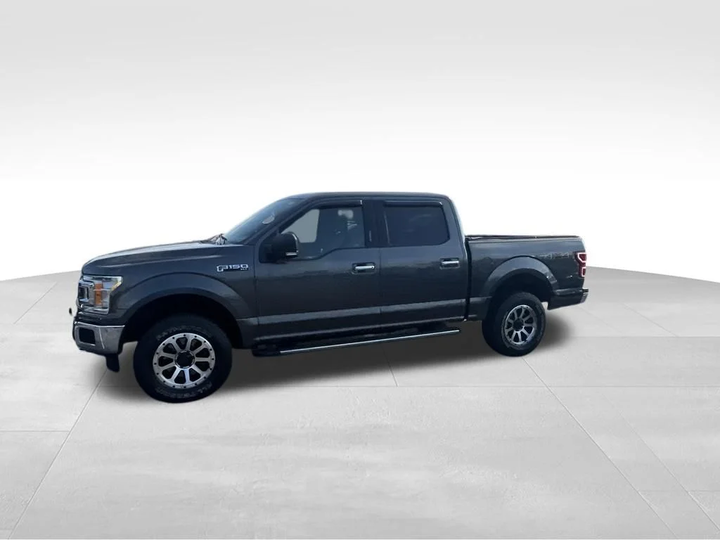 Used 2018 Gray Ford XLT image 4