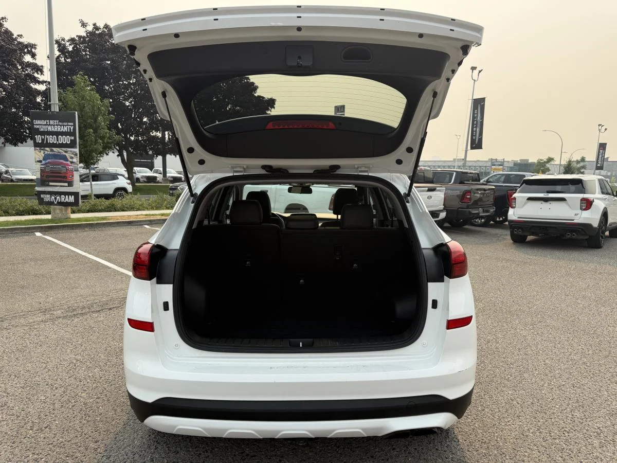 Used 2021 White Hyundai Urban Edition image 6