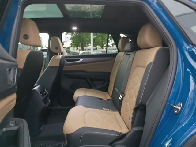 Certified Used 2025 Blue Volkswagen 2.0T SE w/Technology image 10