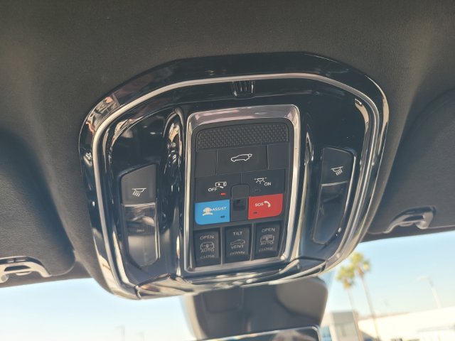 Used 2024 White Jeep Series II image 23