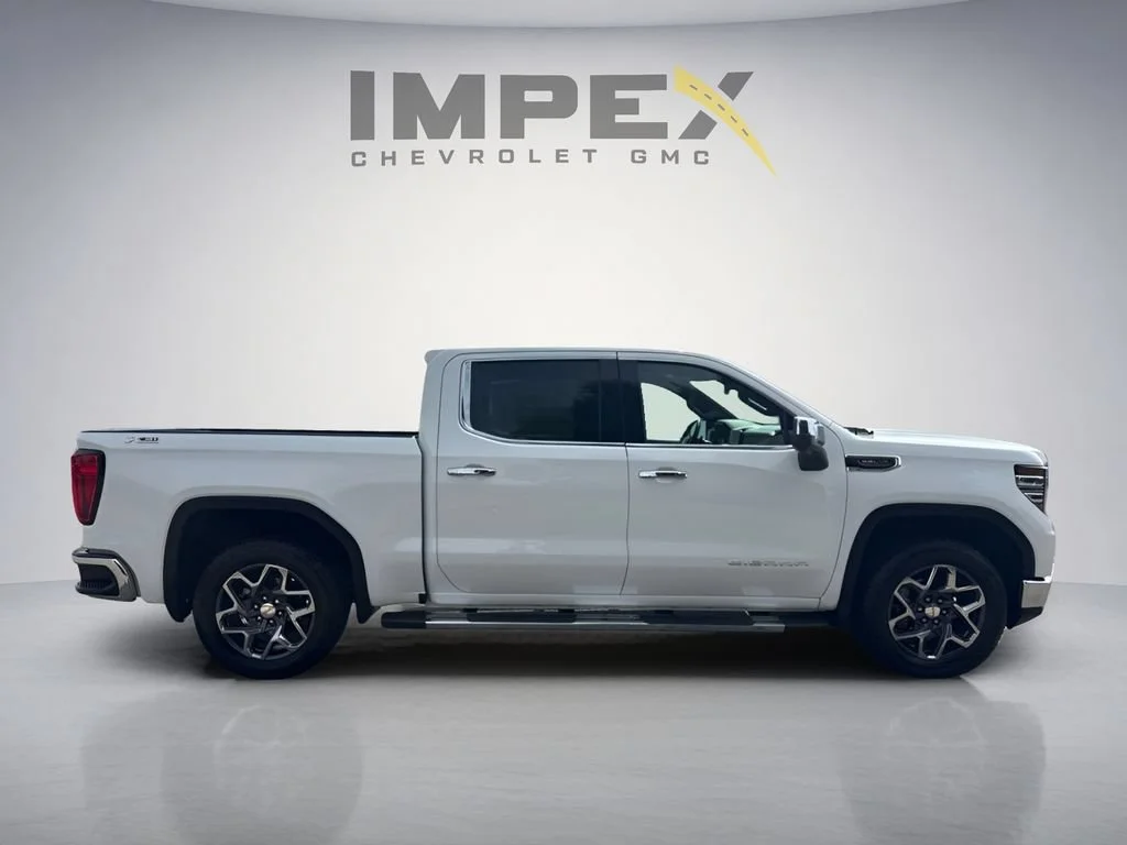 Used 2025 Summit White GMC SLT image 6