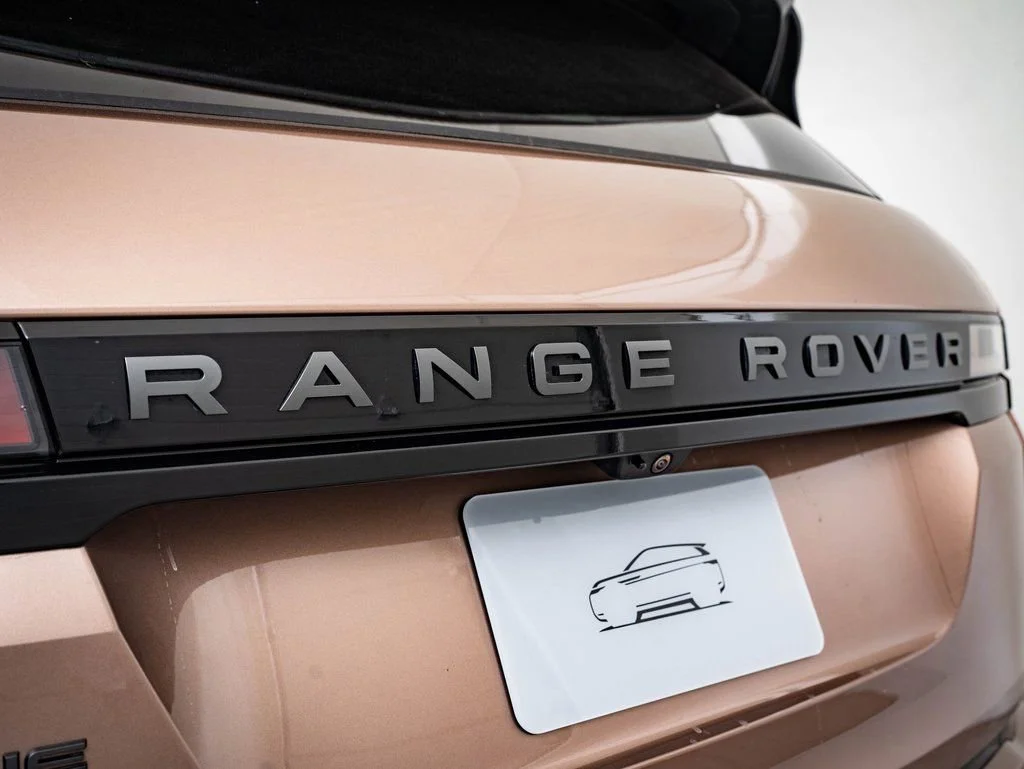 Used 2026 Bronze Land Rover Dynamic image 17