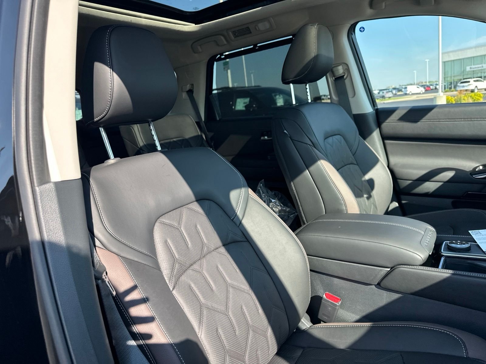 New 2026 Black Nissan Platinum image 35