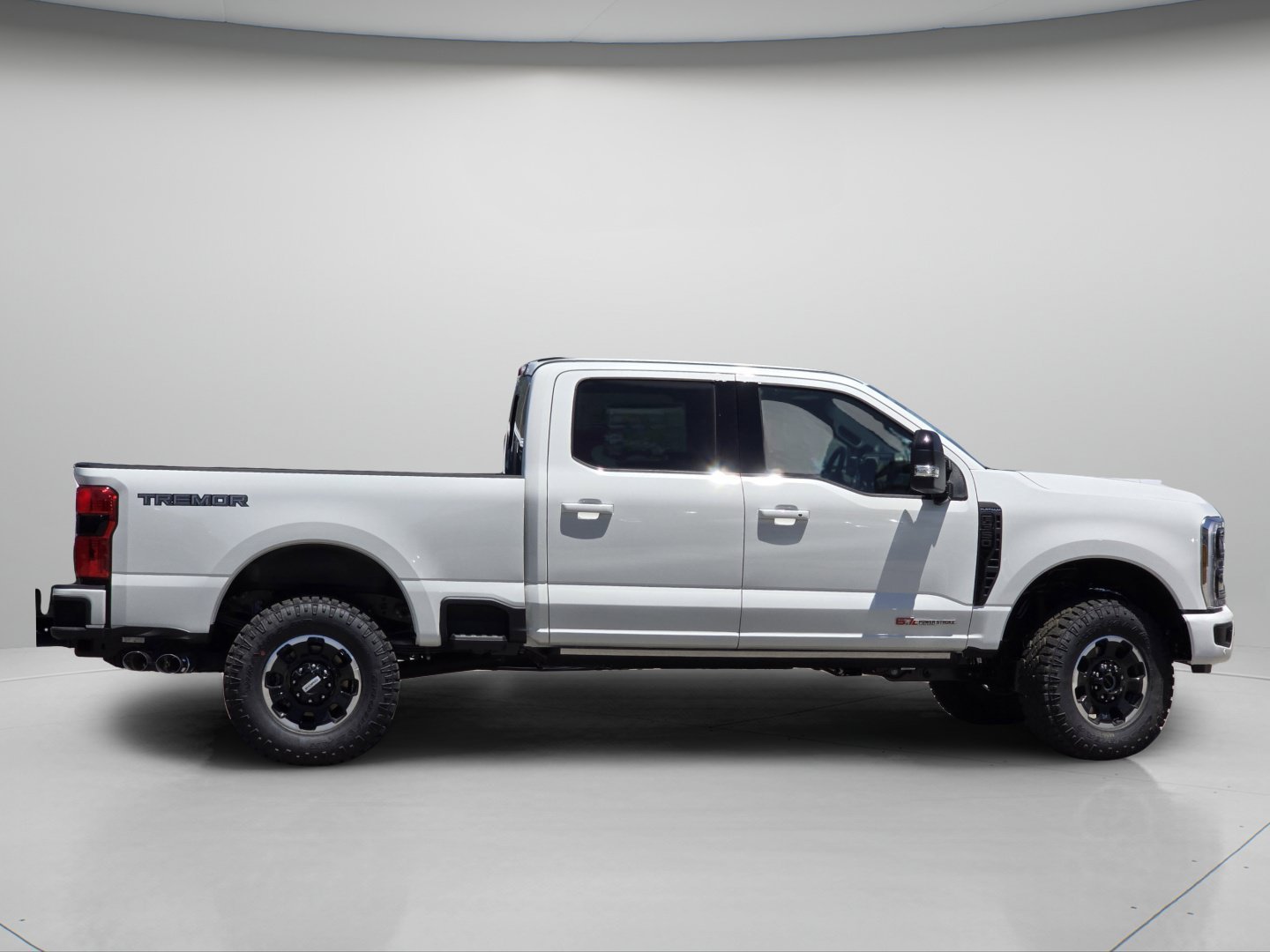 New 2026 Star White Metallic Tri-Coat Ford Platinum image 28