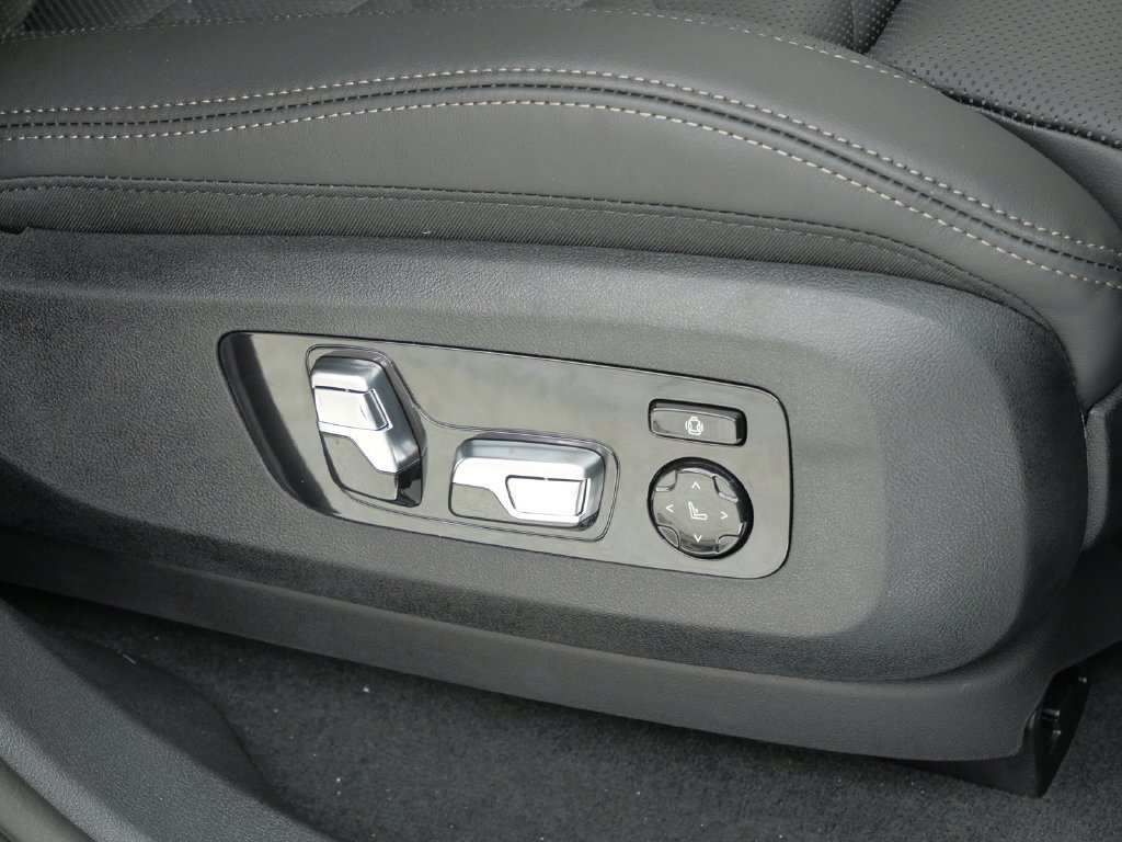 New 2027 Black Sapphire Metallic BMW xDrive40i image 22
