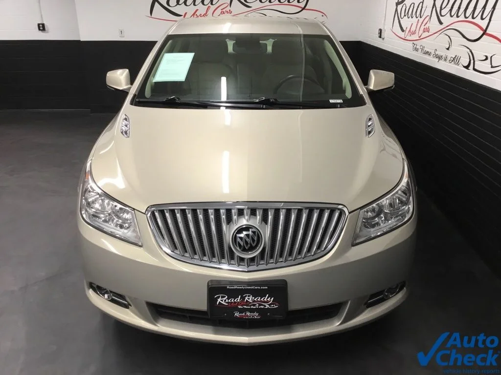 Used 2010 Gold Buick CXL image 4