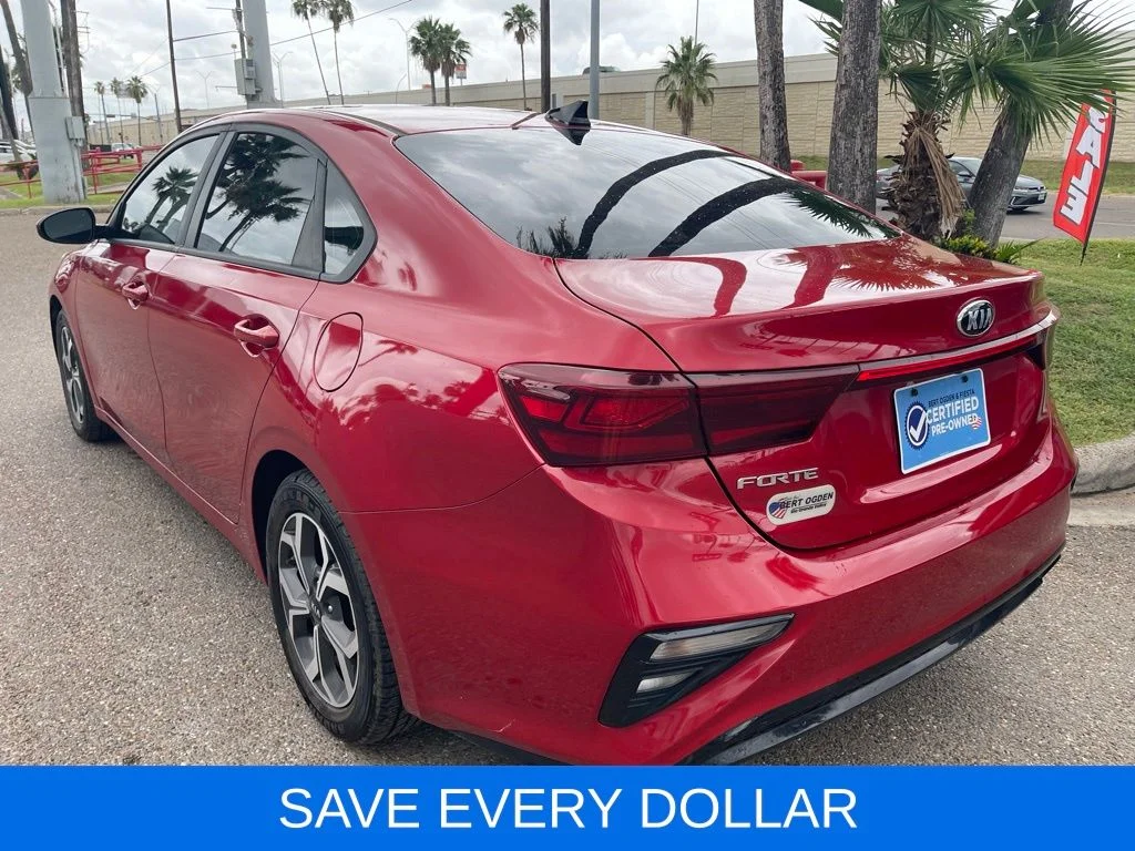 Used 2020 Red Kia LXS image 4