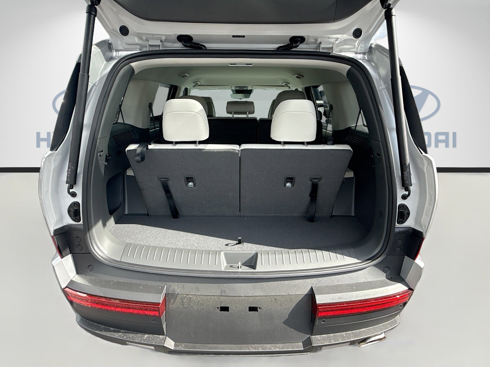 New 2026 Shimmering Silver Hyundai SEL FWD image 43