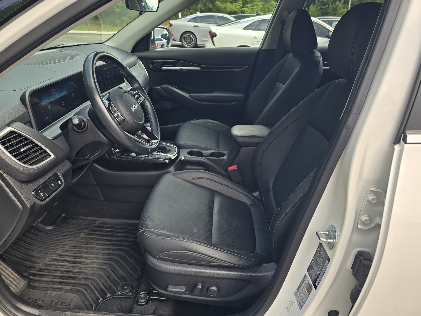 Used 2024 White Kia EX image 11