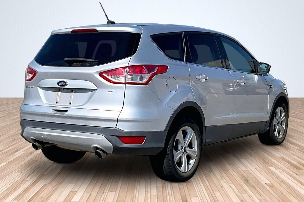 Used 2015 Silver Ford SE image 2