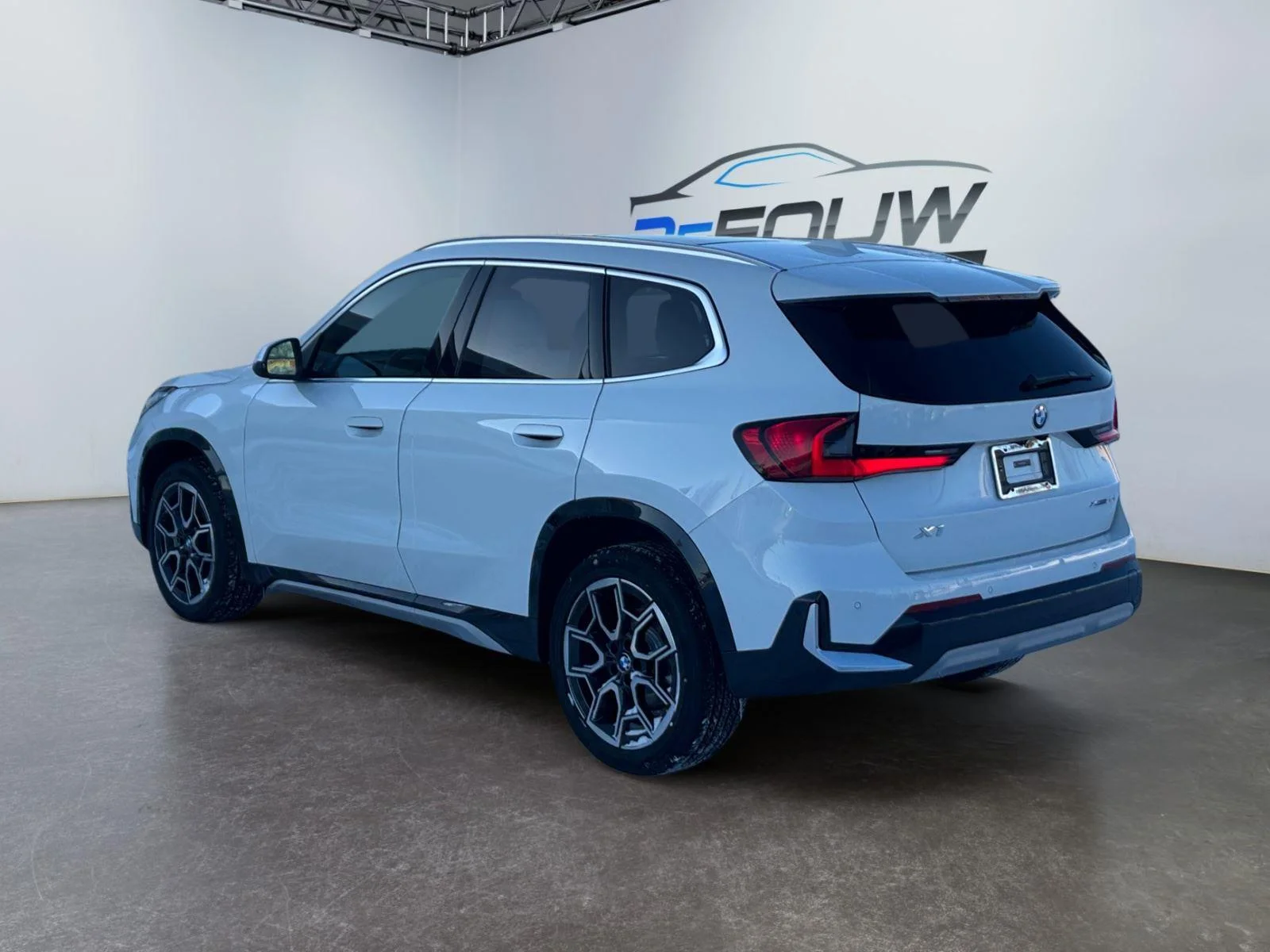 New 2026 Alpine White BMW xDrive28i image 5