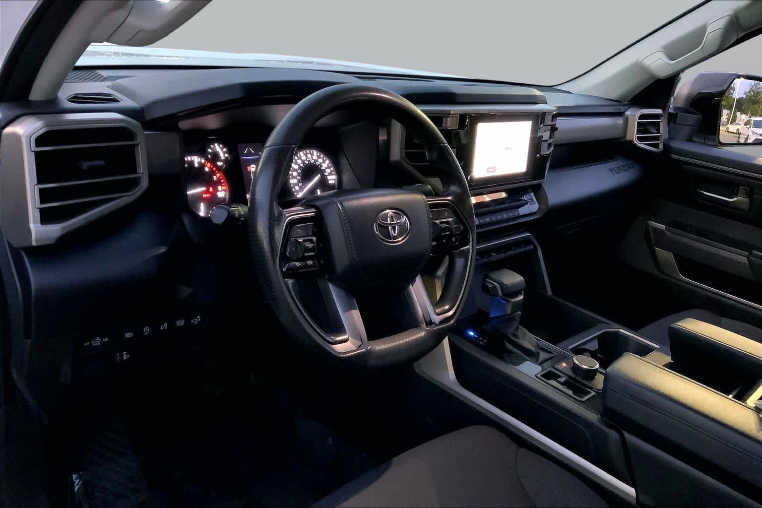 Used 2023 Ice Cap Toyota SR5 image 15