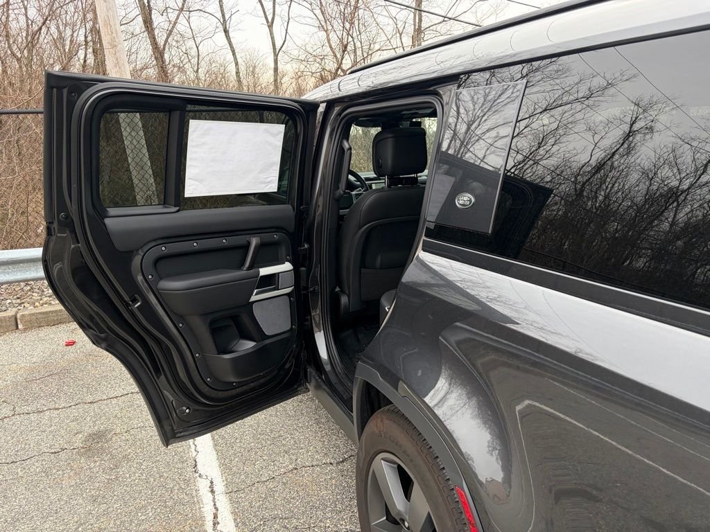 Used 2024 Gray Land Rover S image 15