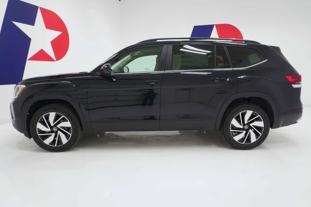New 2026 Deep Black Pearl Volkswagen 2.0T SE w/Technology image 11