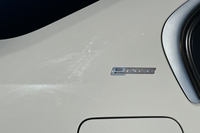 2018 BMW 3 Series 330e - Photo 29