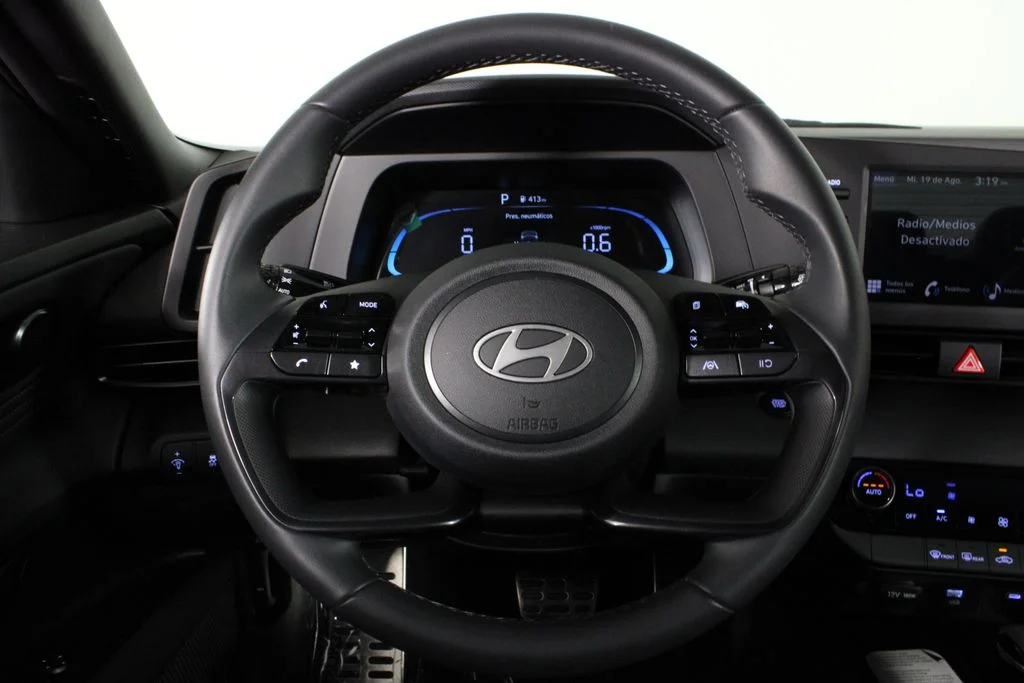Used 2026 Black Hyundai SEL Sport image 25