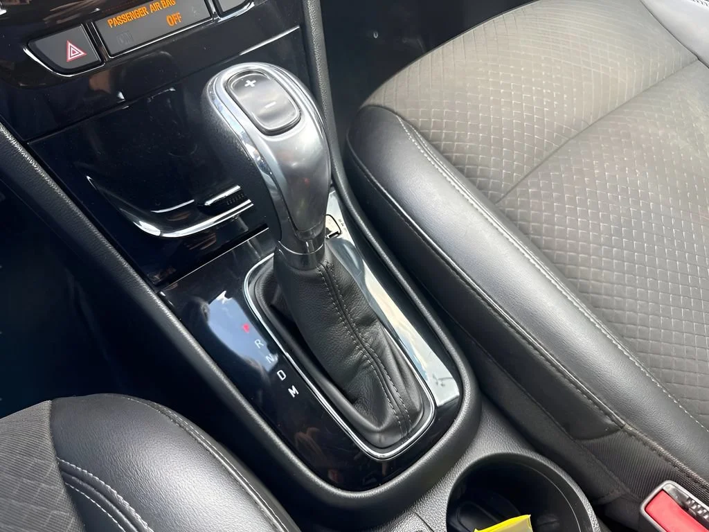 Used 2021 (Includes (MDP) Anthracite lower exterior accent color, Paint code W598F.) Buick Preferred image 17