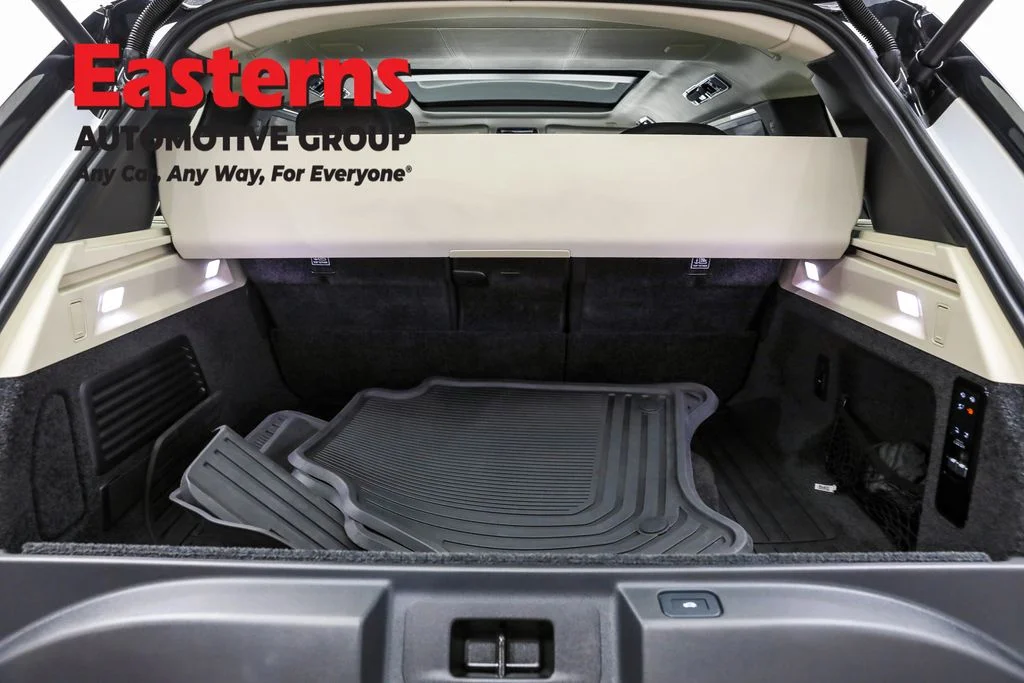 Used 2024 White Land Rover Autobiography image 9