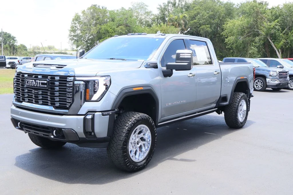 Used 2024 Silver GMC Denali Ultimate image 5