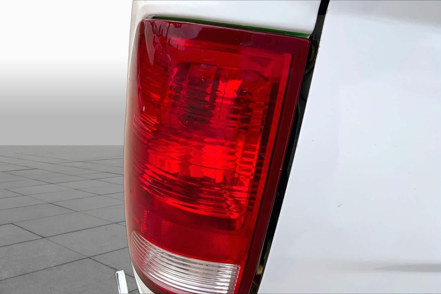 Used 2016 Bright White Clearcoat Ram Tradesman image 25