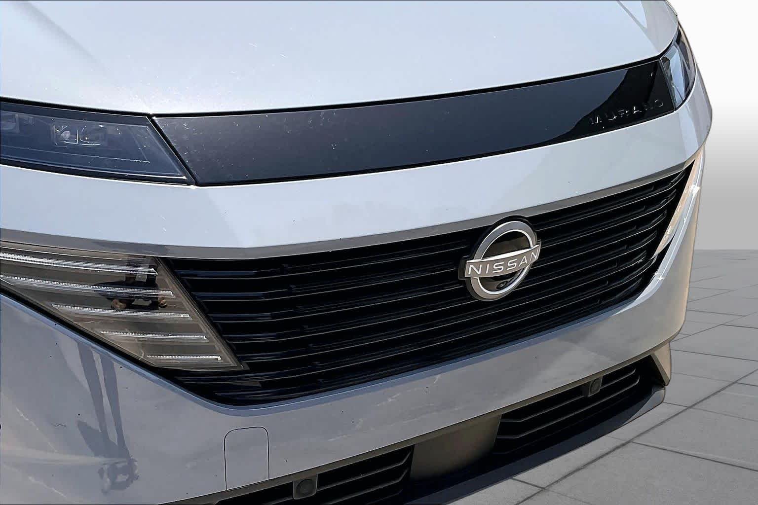 Used 2025 Boulder Gray Pearl/Super Black Nissan SL image 29