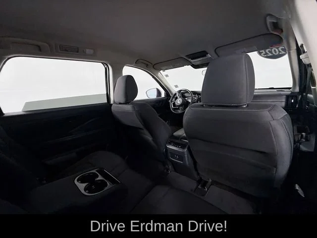 2025 Nissan Pathfinder SV - Photo 29