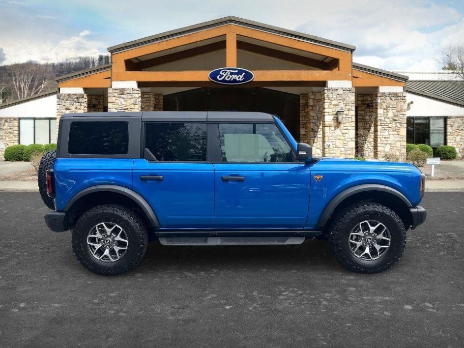 Used 2025 Blue Metallic Ford Badlands image 4