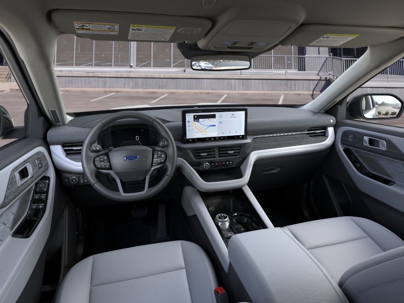 New 2026 Star White Metallic Tri-Coat Ford Platinum™ image 9