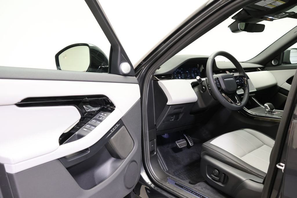New 2026 Carpathian Grey Land Rover Hoxton Edition image 27