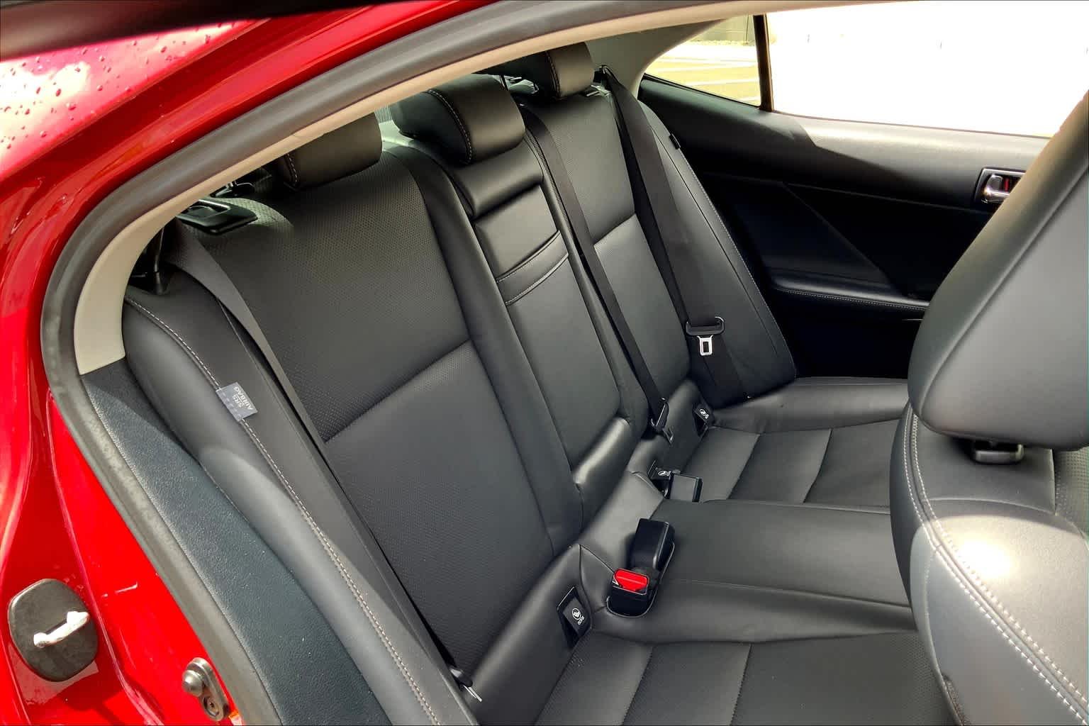 Used 2015 Matador Red Mica Lexus  image 20