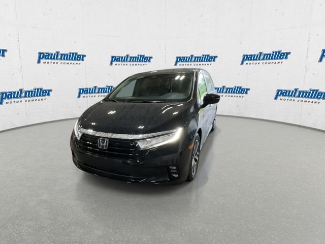 Used 2024 Crystal Black Pearl Honda Touring image 4