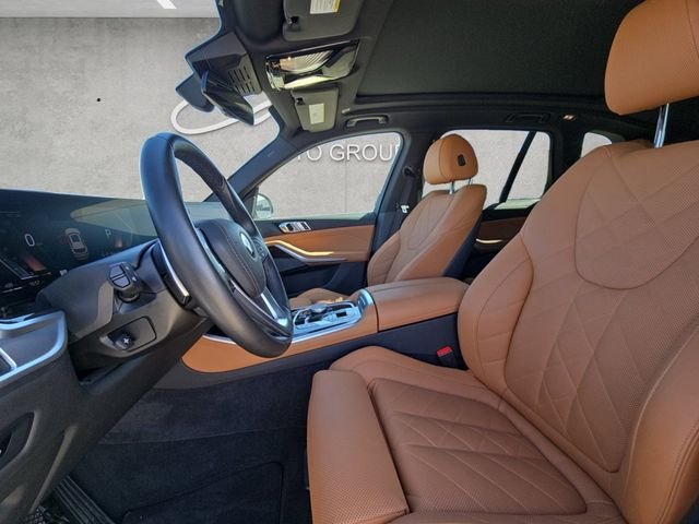 Used 2026 White BMW sDrive40i image 19
