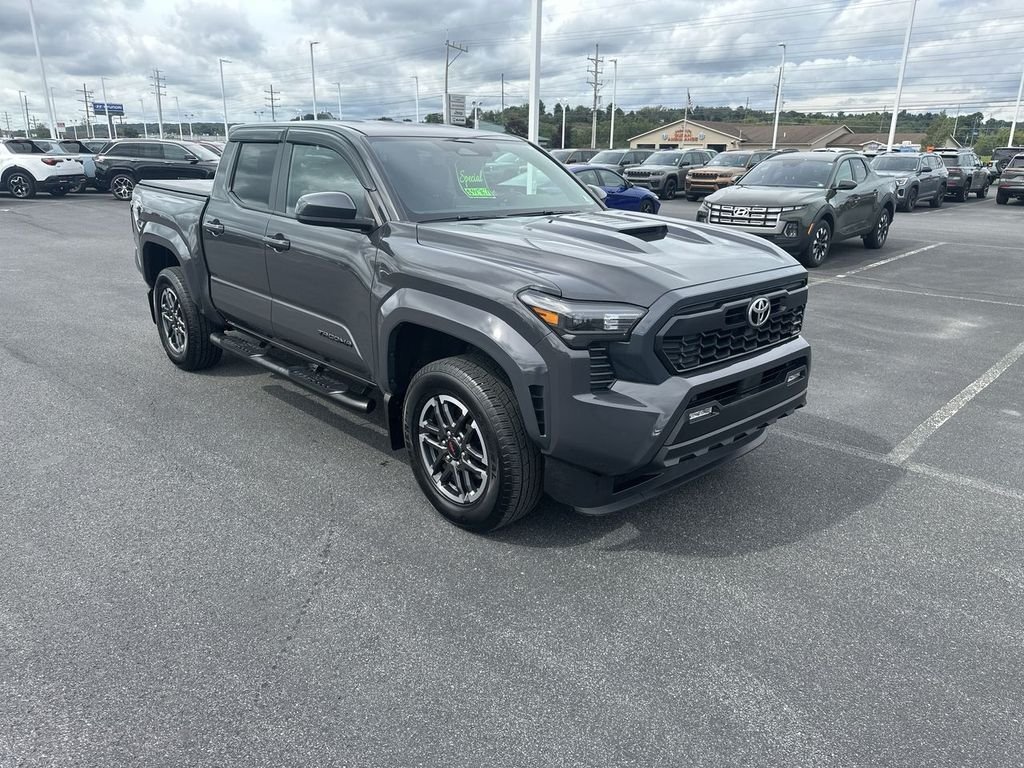 2025 Toyota Tacoma TRD Sport - Photo 2
