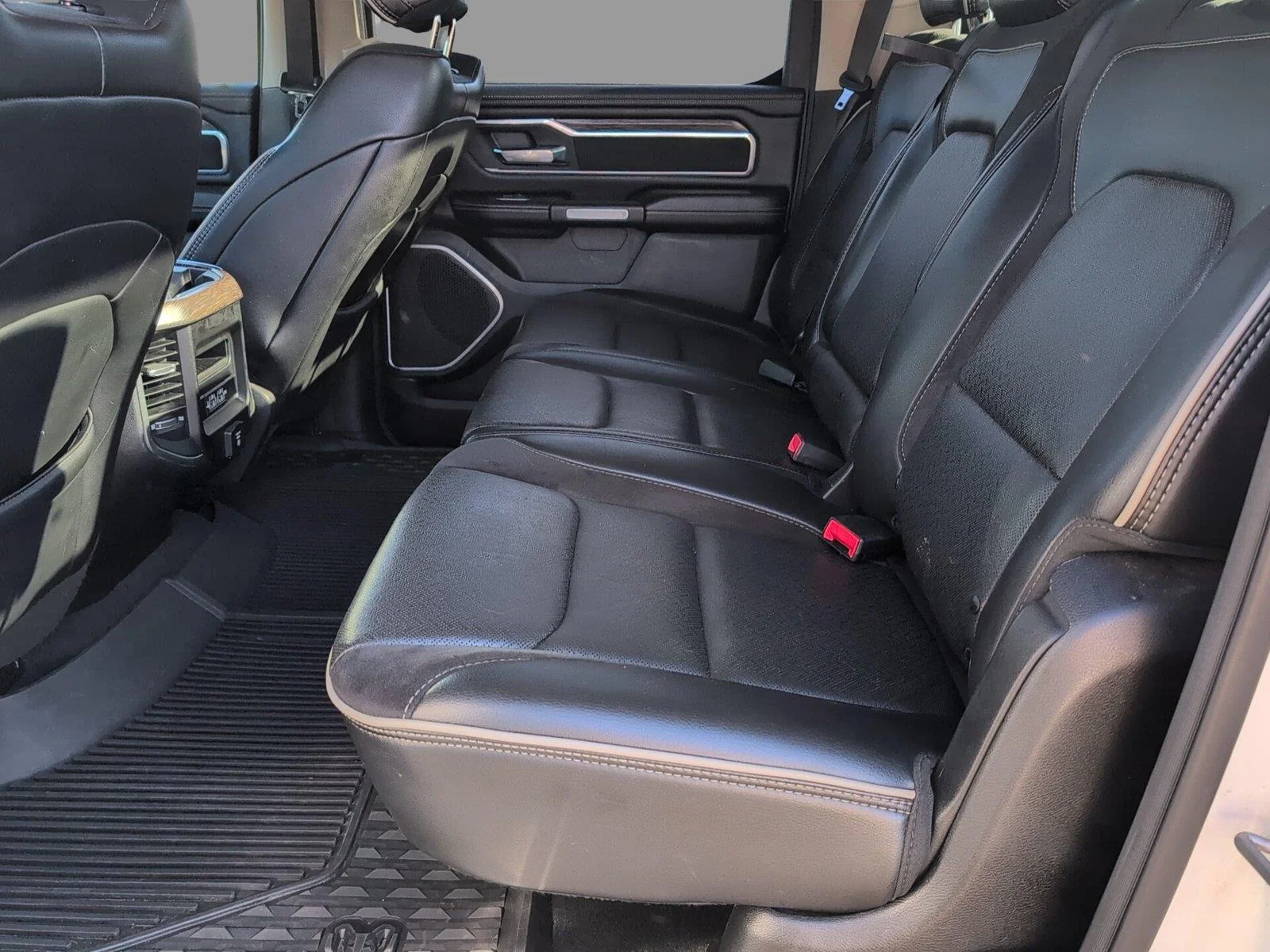 Used 2019 Ivory White Tri-Coat Pearlcoat Ram Laramie image 33