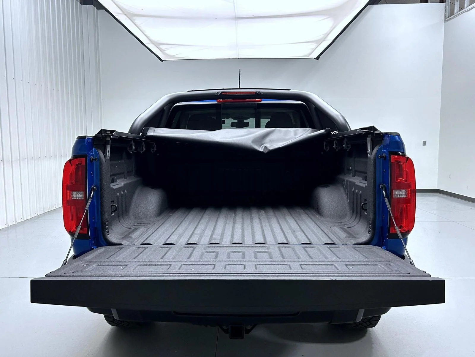 Used 2022 Blue Chevrolet ZR2 image 21