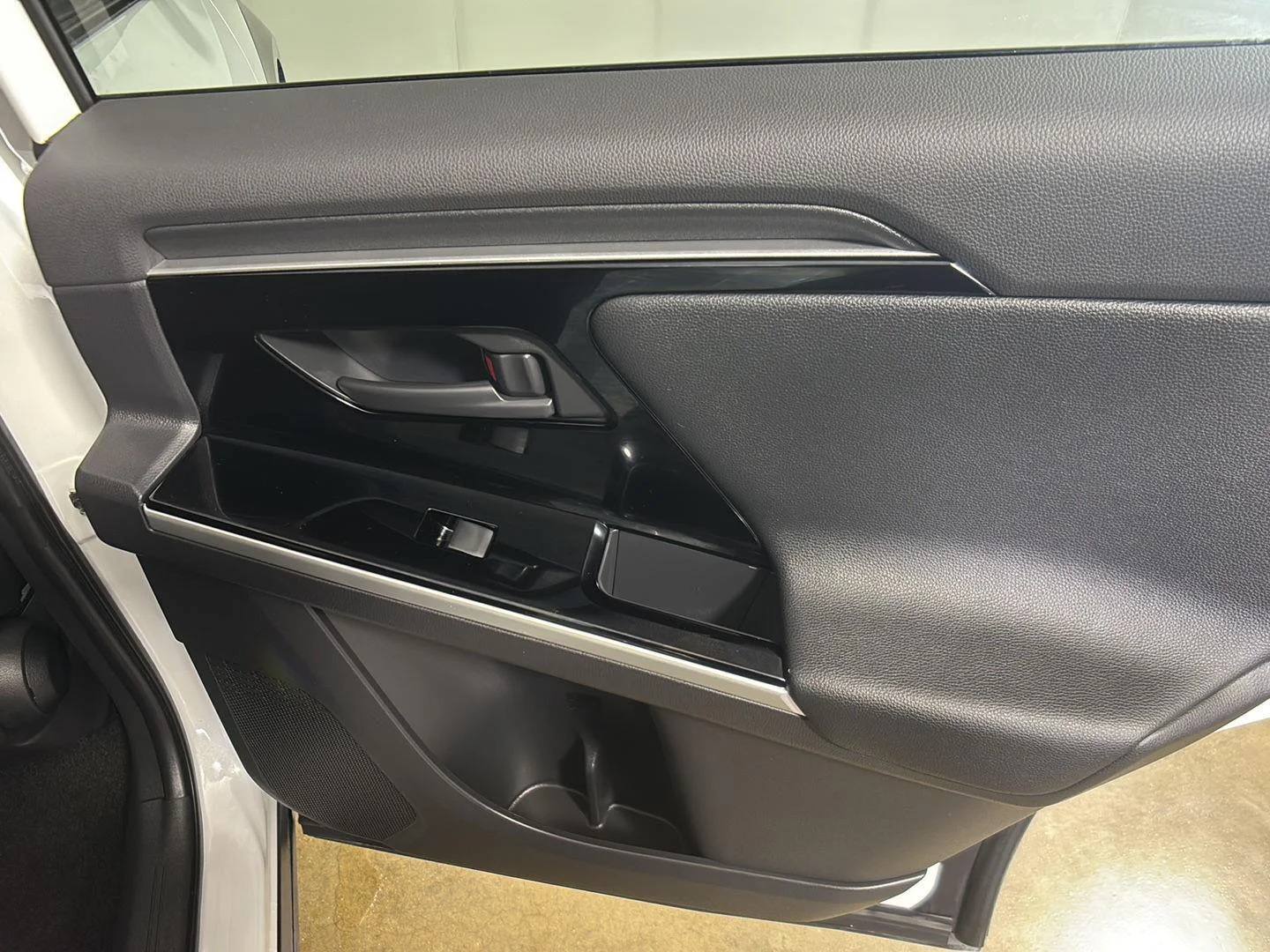 Used 2023 Wind Chill Pearl Toyota XLE image 20