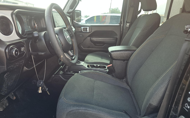 Used 2024 Black Jeep Sport S image 3