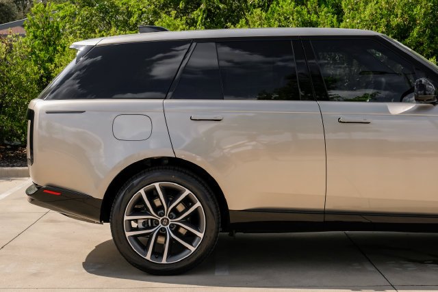 New 2027 Gold Land Rover SE image 9