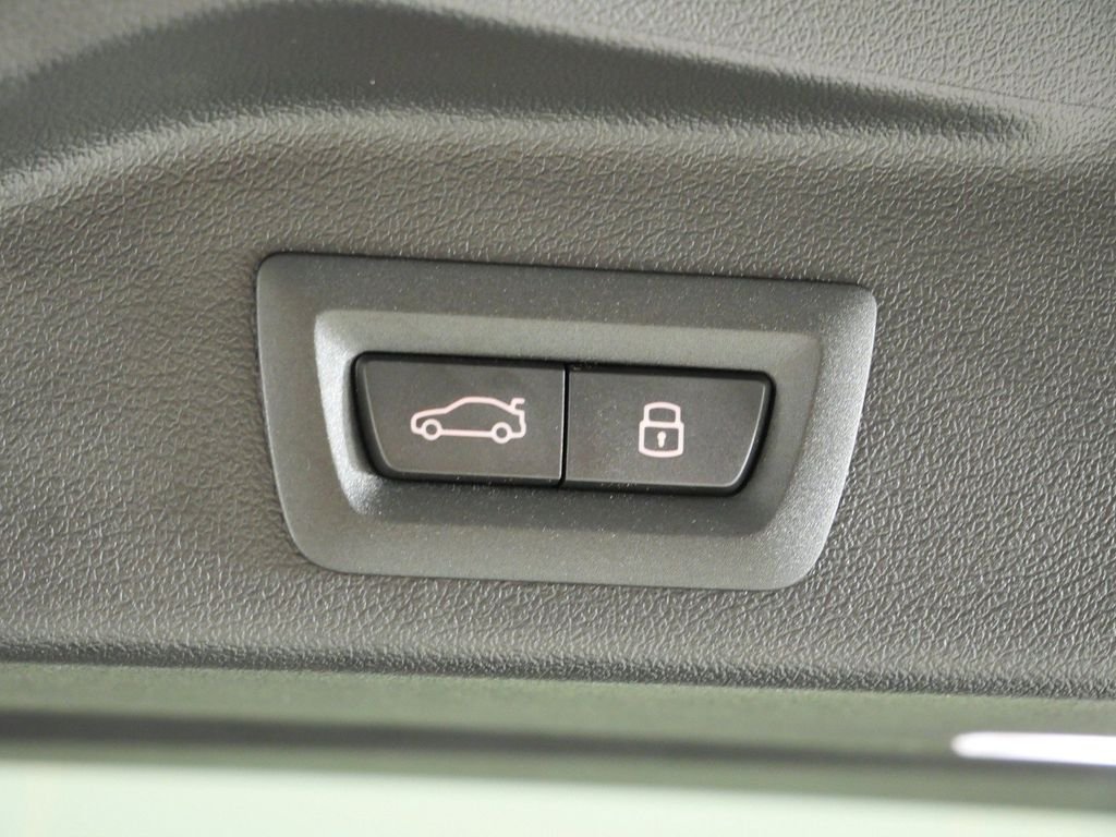 New 2026 Skyscraper Grey Metallic BMW xDrive40i image 30