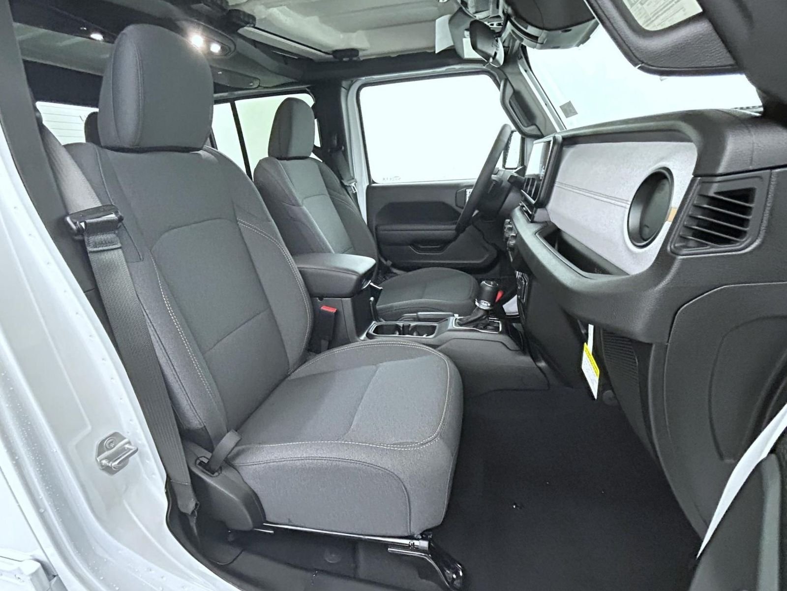 New 2026 Bright White Clear-Coat Exterior Paint Jeep Sport S image 15